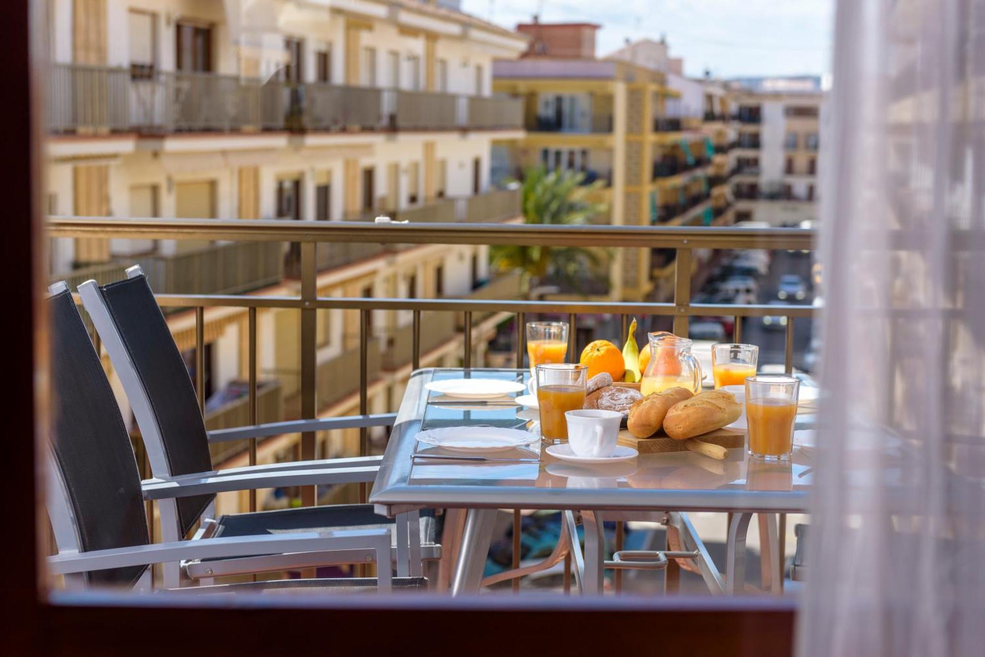 Port Perfection: Your Dream Apartment By The Beach Jávea エクステリア 写真