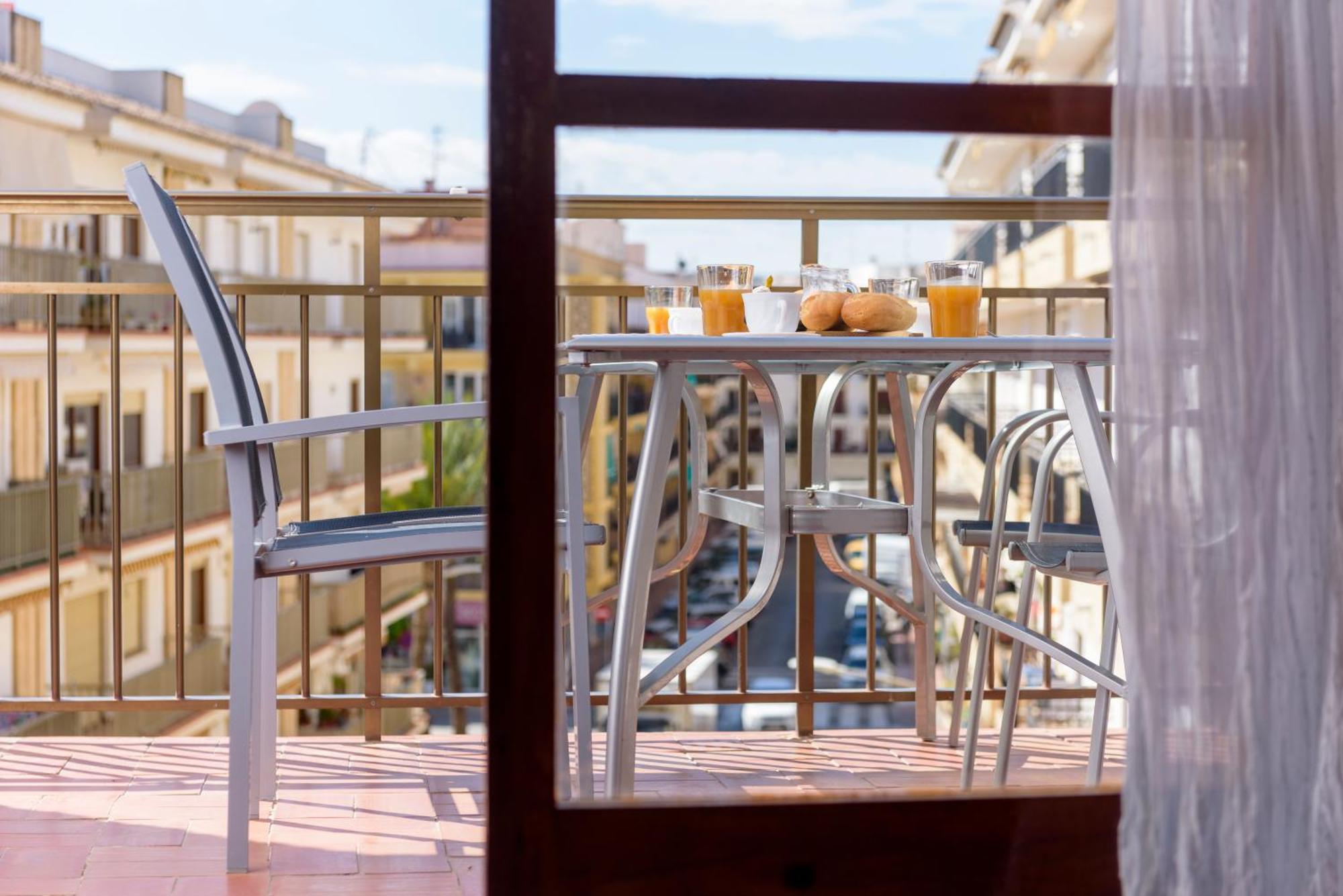 Port Perfection: Your Dream Apartment By The Beach Jávea エクステリア 写真