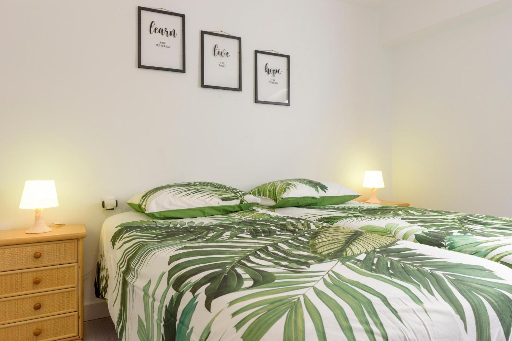Port Perfection: Your Dream Apartment By The Beach Jávea エクステリア 写真